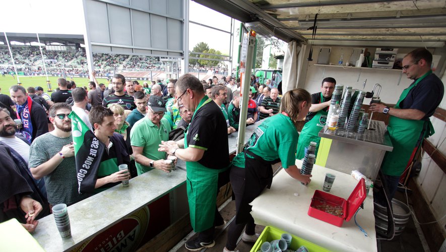 Optimizing F&B Services at Your Stadium: What Are the Options?